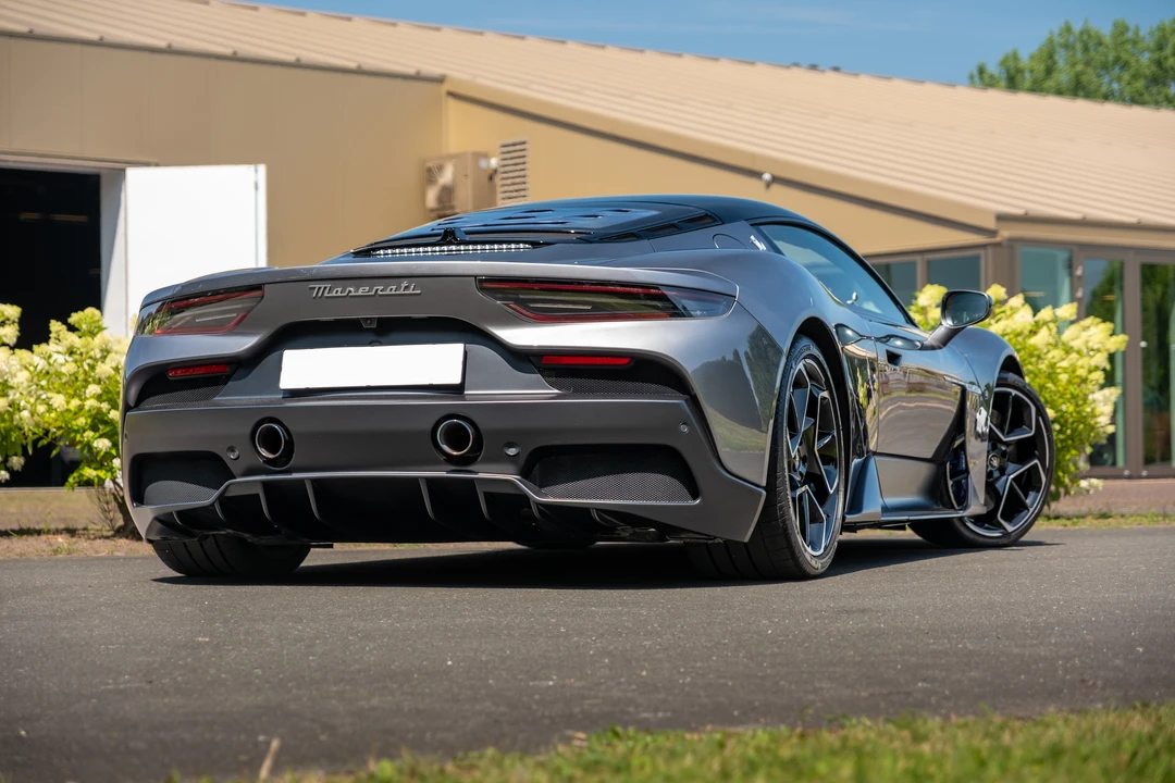 2023 Maserati MC20 - Image 5 of 31