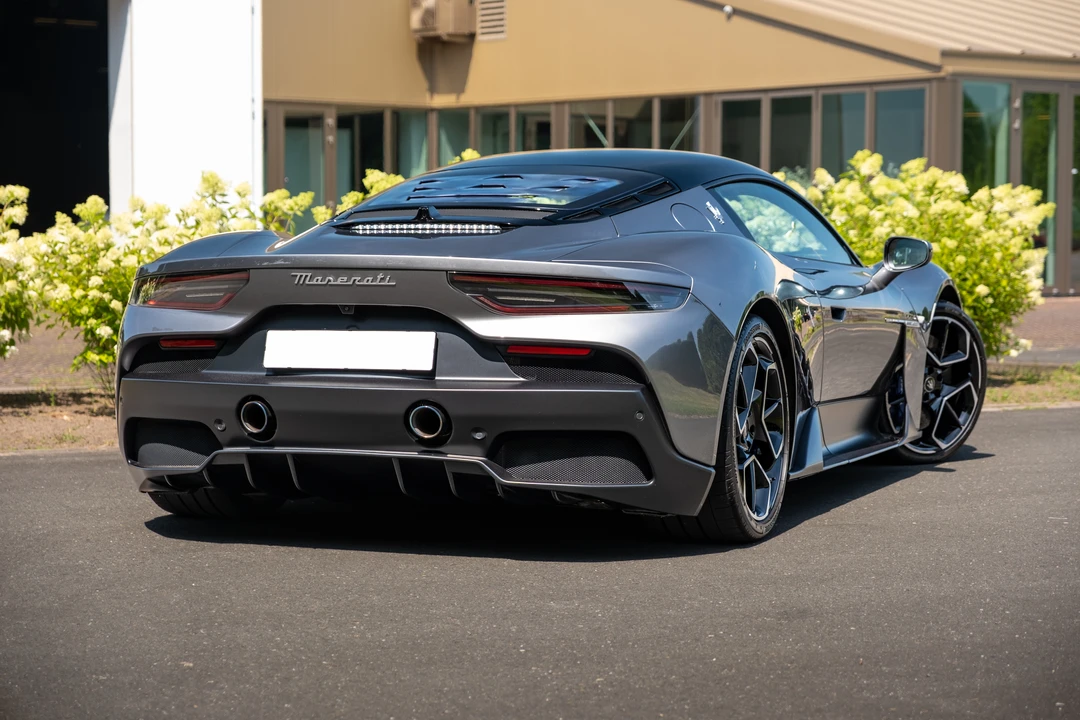 2023 Maserati MC20 - Image 13 of 31