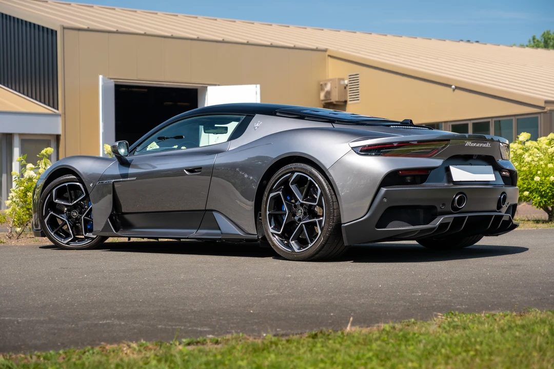 2023 Maserati MC20 - Image 7 of 31