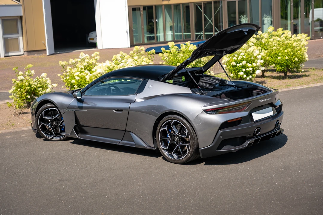 2023 Maserati MC20 - Image 23 of 31