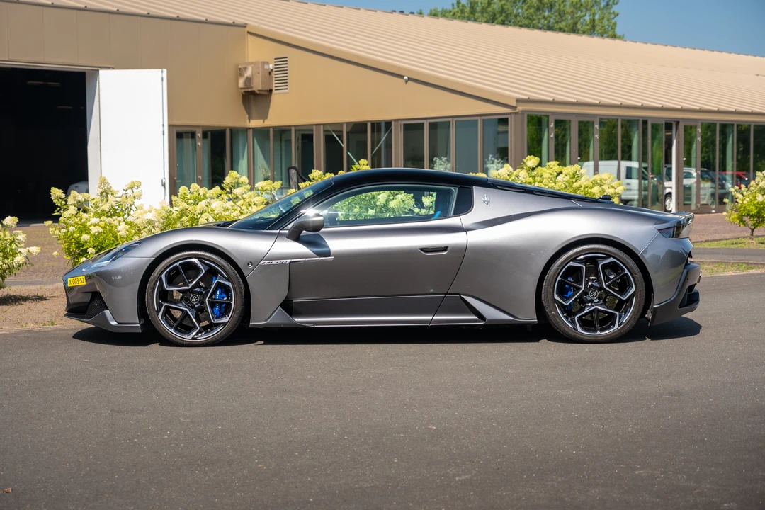 2023 Maserati MC20 - Image 8 of 31