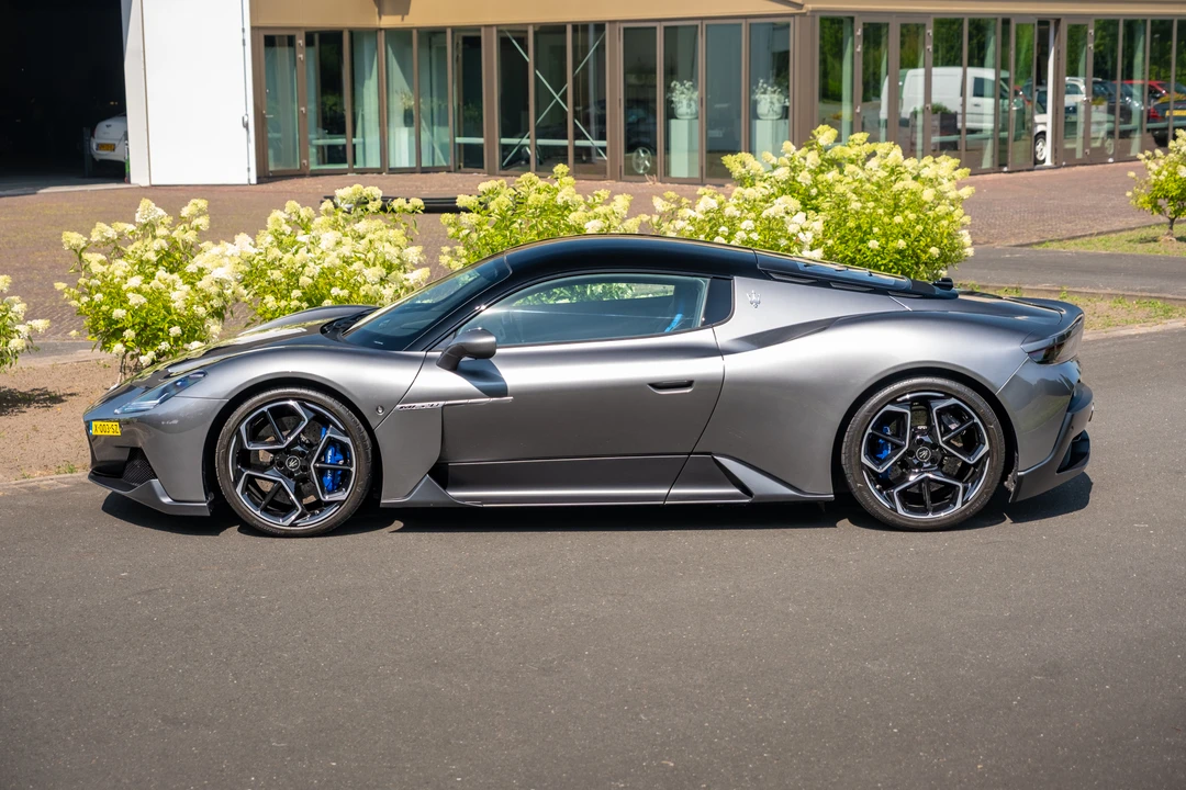 2023 Maserati MC20 - Image 16 of 31
