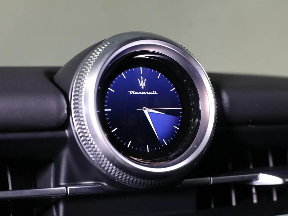 2023 Maserati Grecale - Image 8 of 12