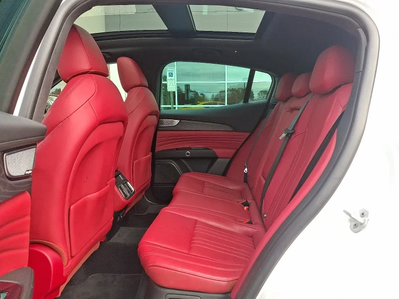 2023 Maserati Grecale - Image 7 of 10