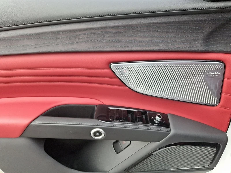 2023 Maserati Grecale - Image 8 of 10