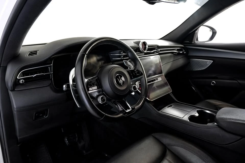 2023 Maserati Grecale - Image 2 of 14
