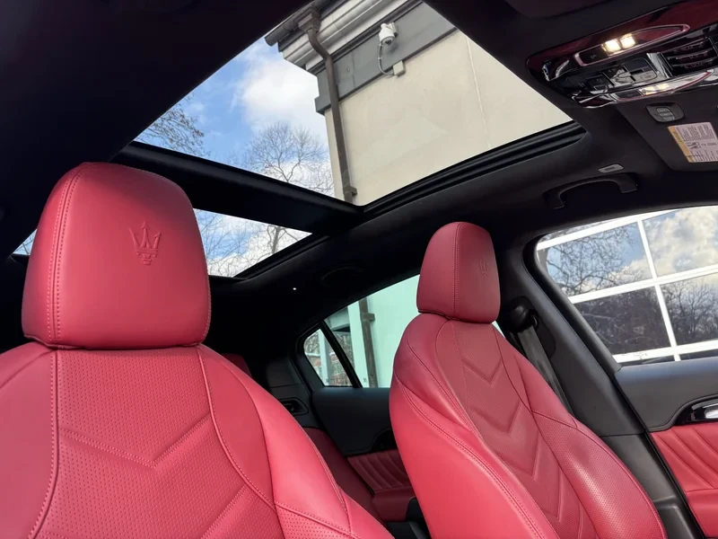 2023 Maserati Grecale - Image 9 of 12