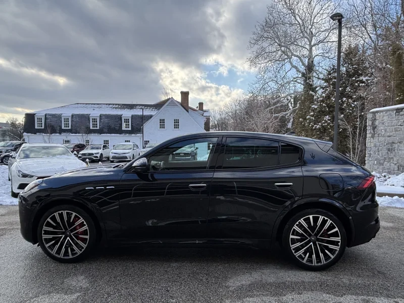 2023 Maserati Grecale - Image 3 of 12