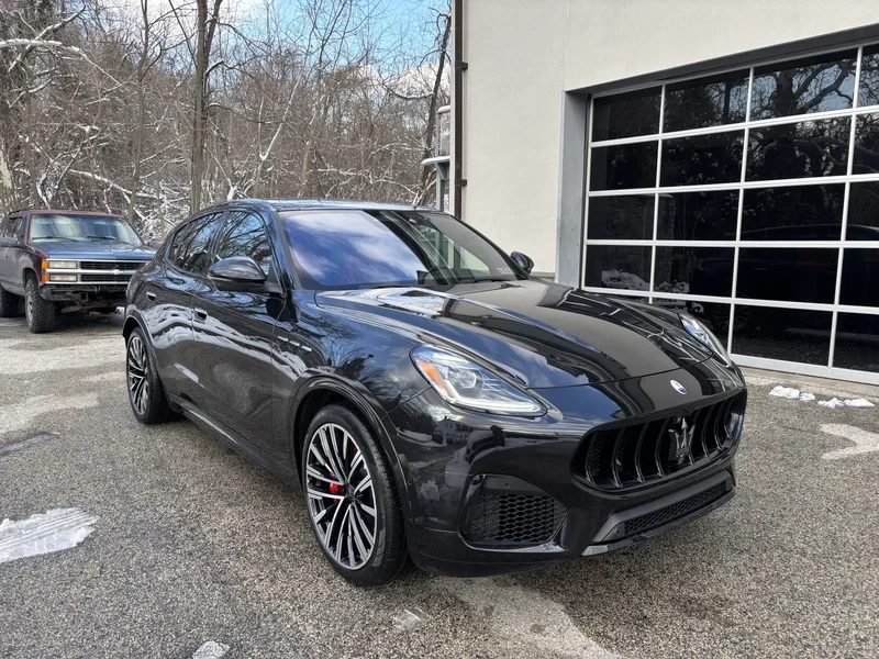 2023 Maserati Grecale - Image 2 of 12
