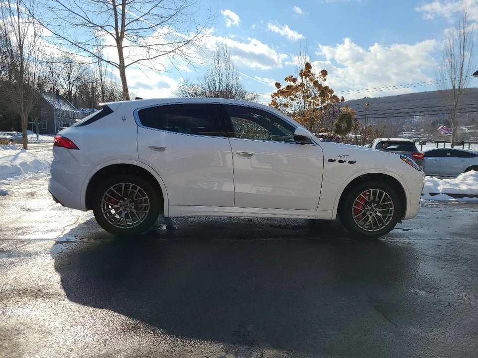 2023 Maserati Grecale - Image 9 of 21