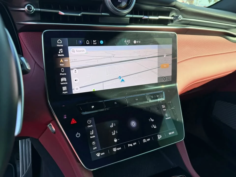 2023 Maserati Grecale - Image 15 of 19