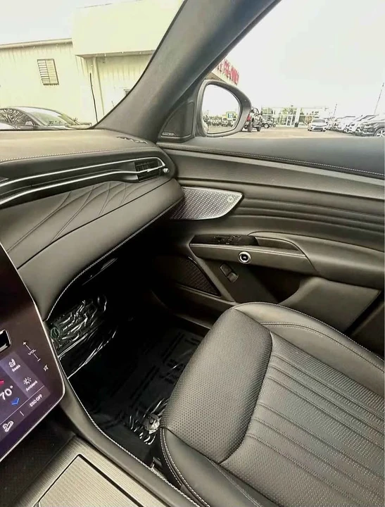 2023 Maserati Grecale - Image 11 of 14