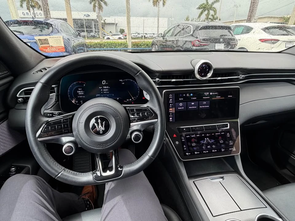 2023 Maserati Grecale - Image 2 of 5