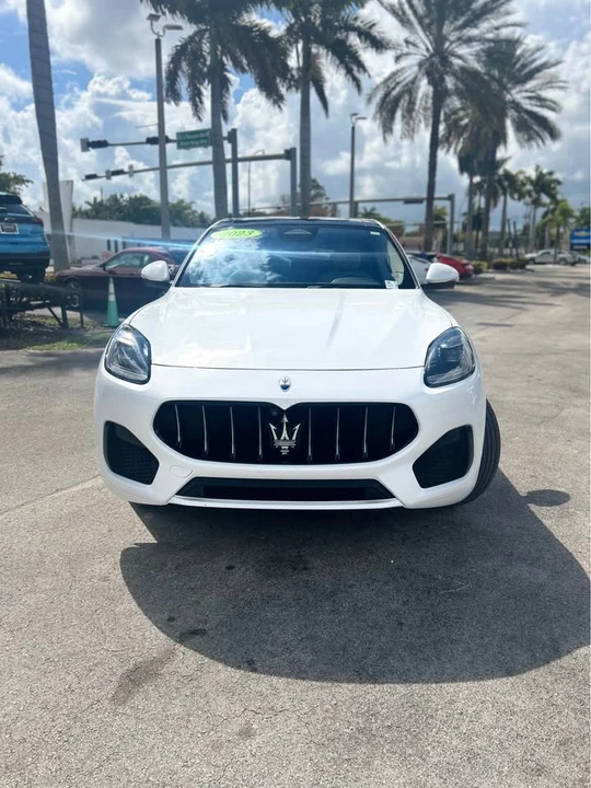 2023 Maserati Grecale - Image 2 of 7