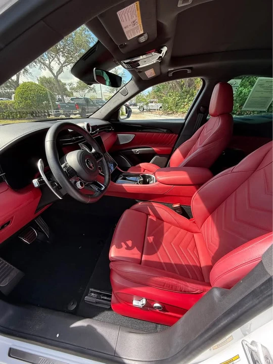 2023 Maserati Grecale - Image 8 of 12