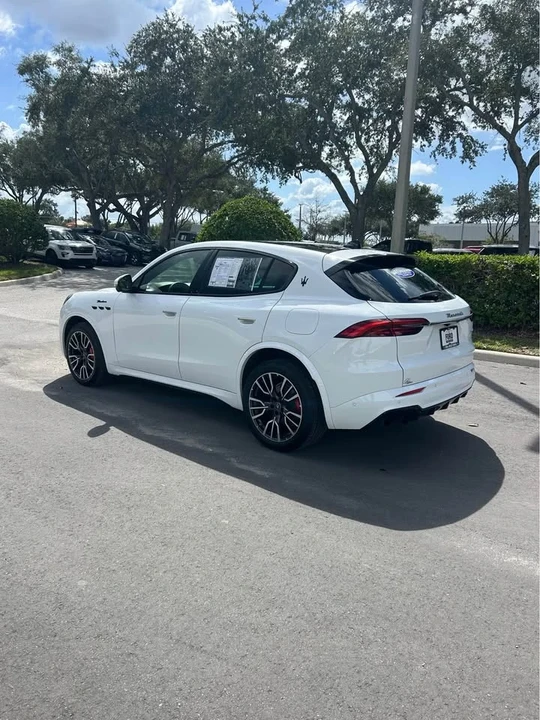 2023 Maserati Grecale - Image 5 of 14