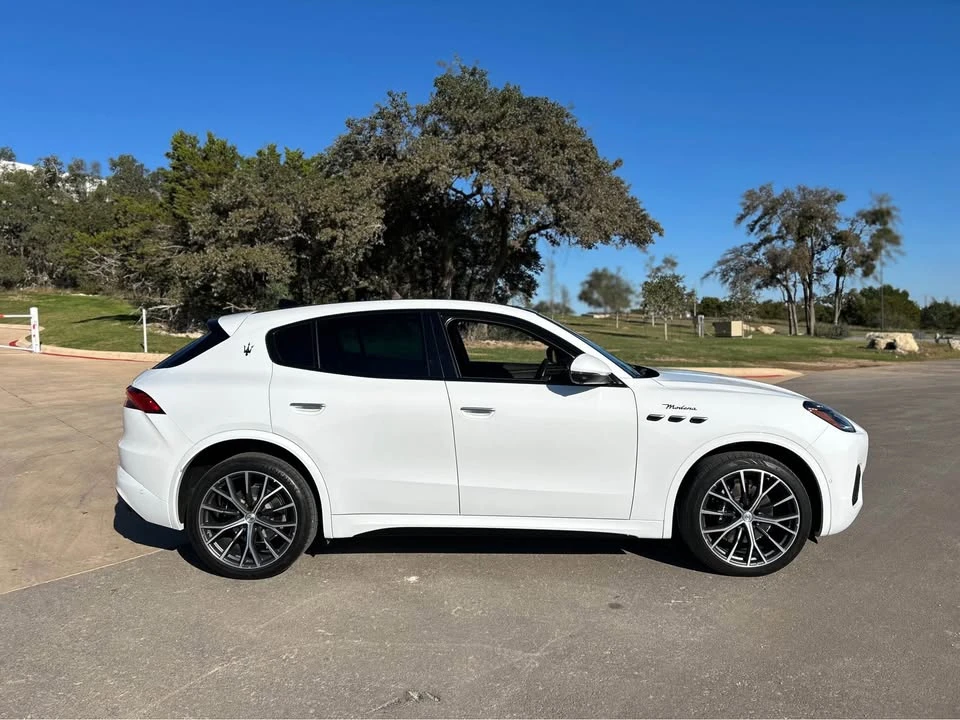 2023 Maserati Grecale - Image 2 of 19