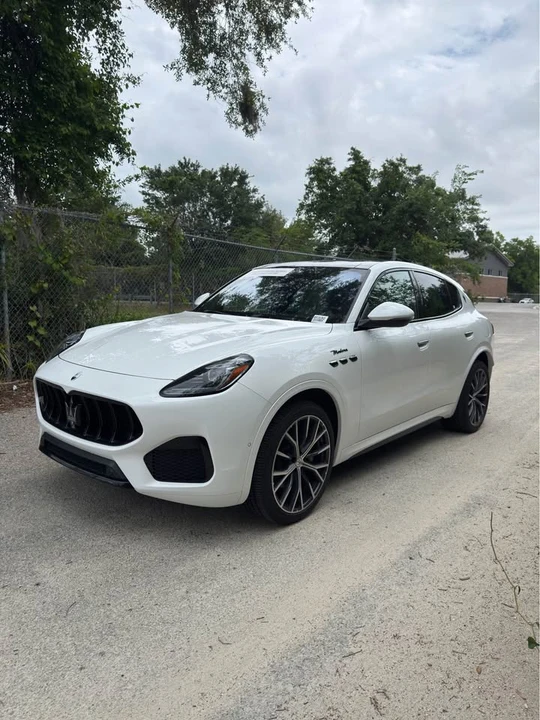 2023 Maserati Grecale - Image 2 of 16