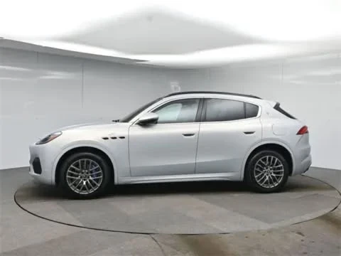2023 Maserati Grecale - Image 2 of 16