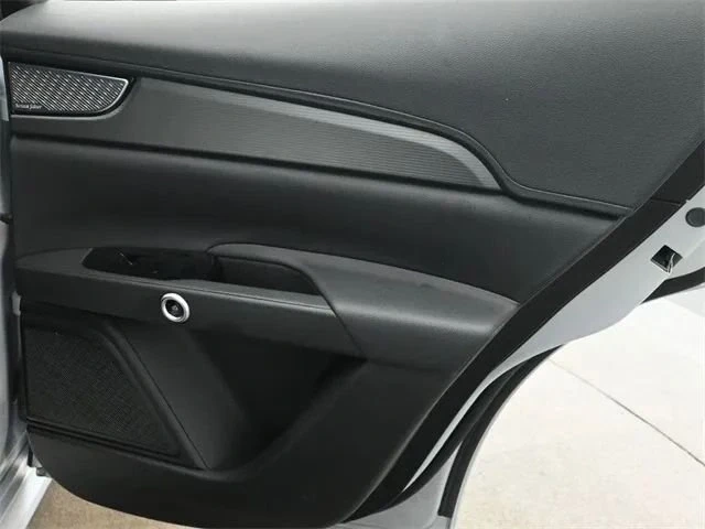 2023 Maserati Grecale - Image 15 of 19