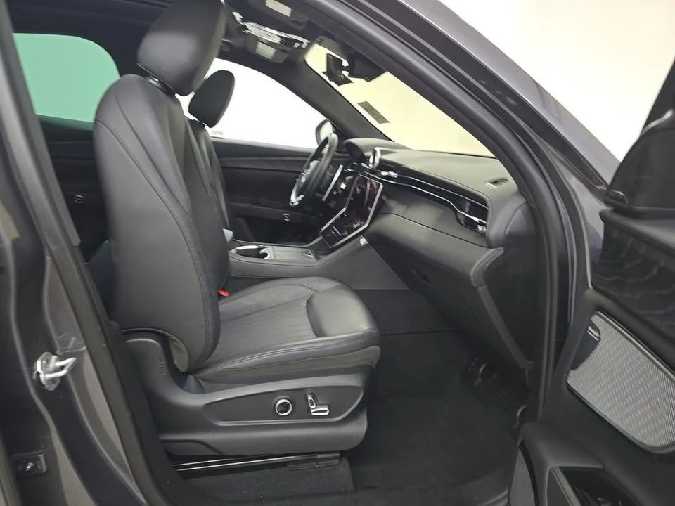 2023 Maserati Grecale - Image 10 of 12