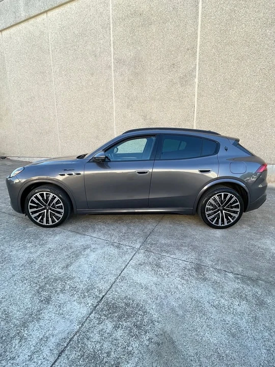 2023 Maserati Grecale - Image 2 of 12