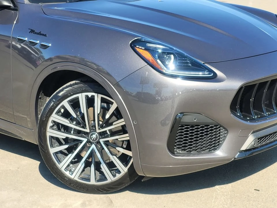 2023 Maserati Grecale - Image 2 of 17