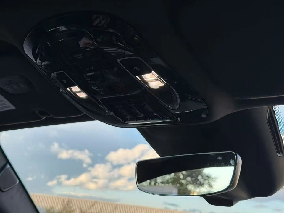2023 Maserati Grecale - Image 8 of 9