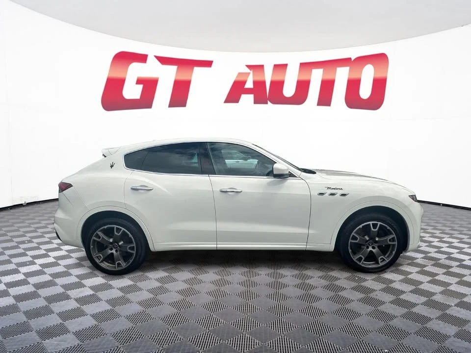 2023 Maserati Levante - Image 8 of 20