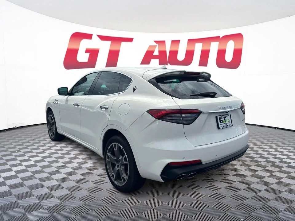 2023 Maserati Levante - Image 5 of 20