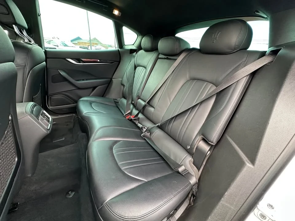 2023 Maserati Levante - Image 17 of 20