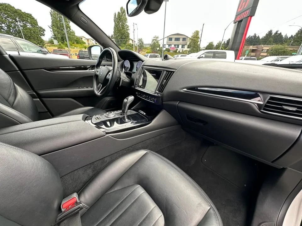 2023 Maserati Levante - Image 14 of 20