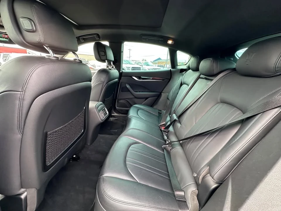 2023 Maserati Levante - Image 16 of 20