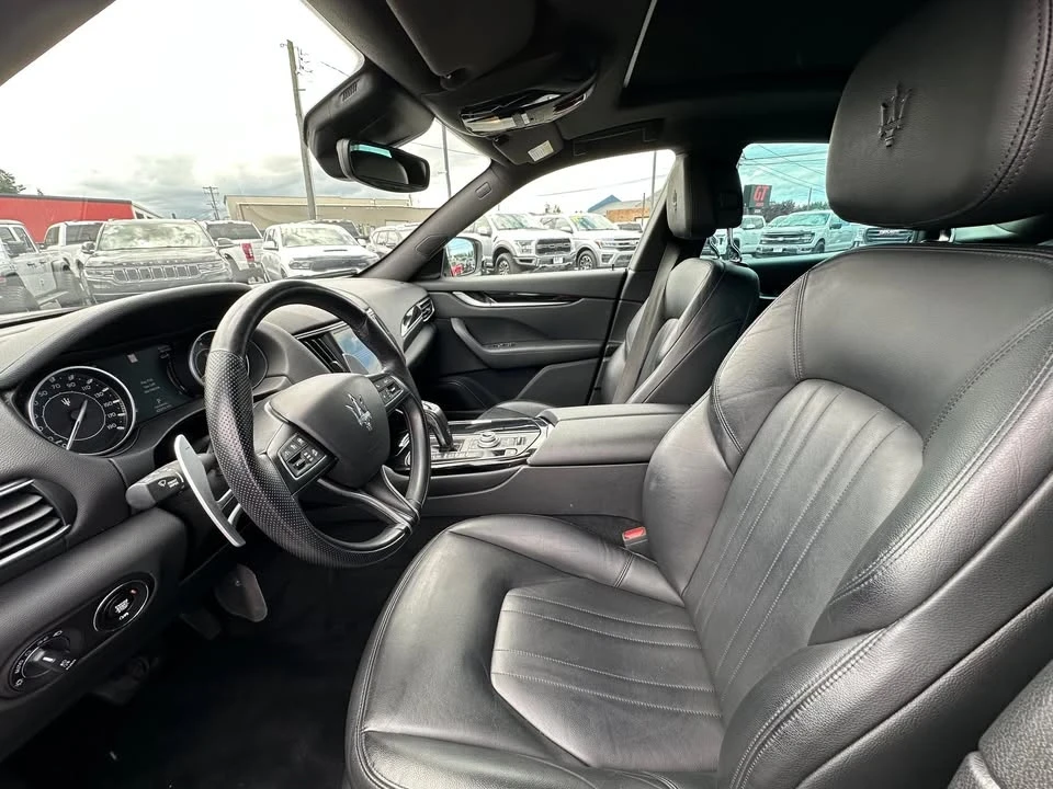 2023 Maserati Levante - Image 10 of 20