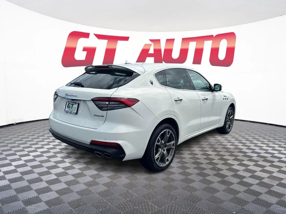 2023 Maserati Levante - Image 7 of 20