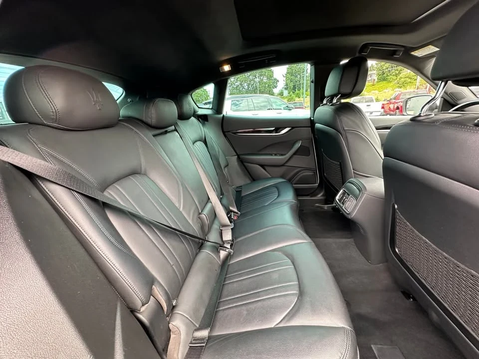 2023 Maserati Levante - Image 18 of 20