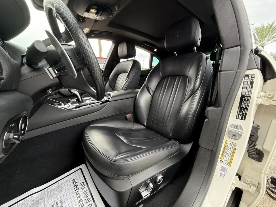 2023 Maserati Levante - Image 15 of 20