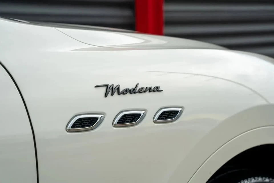 2023 Maserati Levante - Image 11 of 20