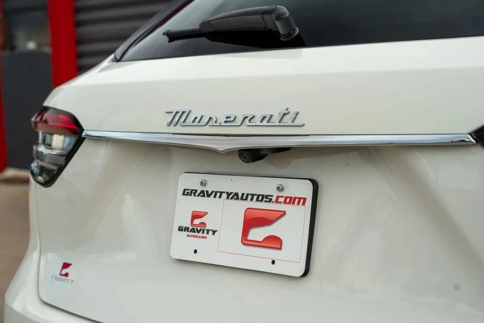 2023 Maserati Levante - Image 9 of 20