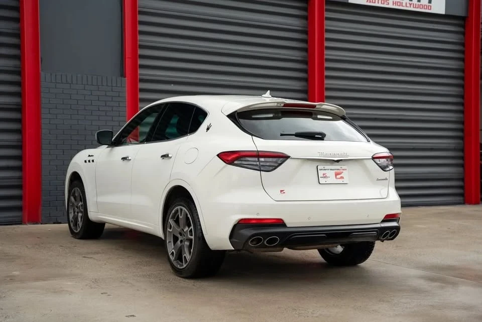 2023 Maserati Levante - Image 5 of 20