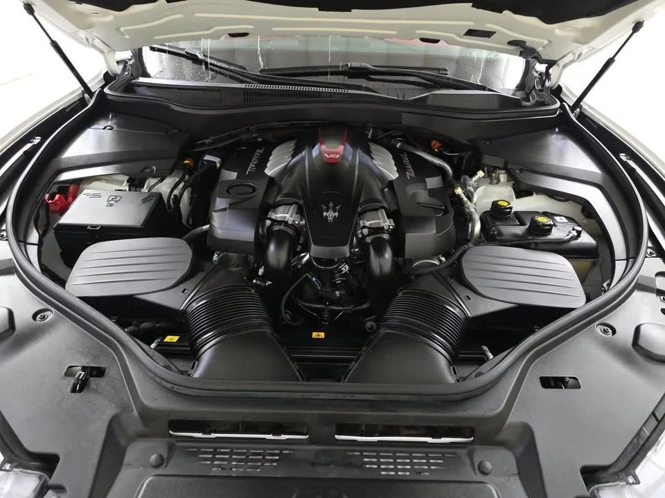 2023 Maserati Levante - Image 15 of 17