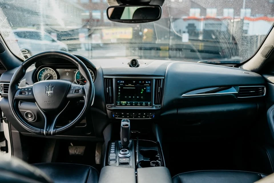 2023 Maserati Levante - Image 10 of 12