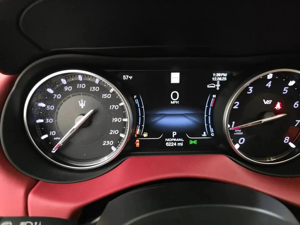 2023 Maserati Levante - Image 6 of 17