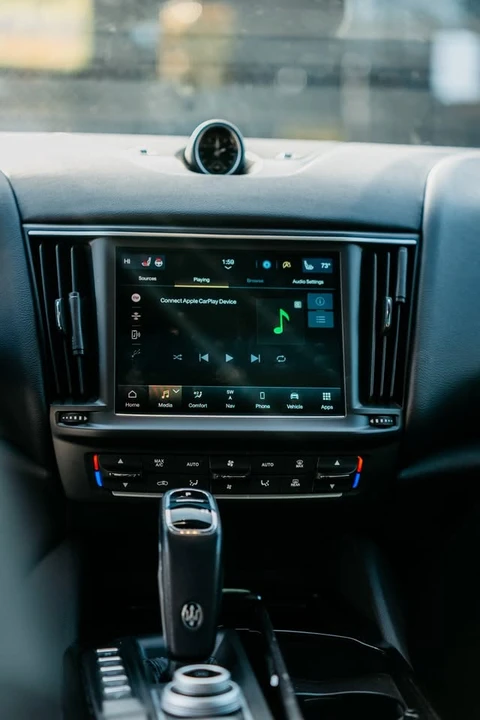 2023 Maserati Levante - Image 11 of 12