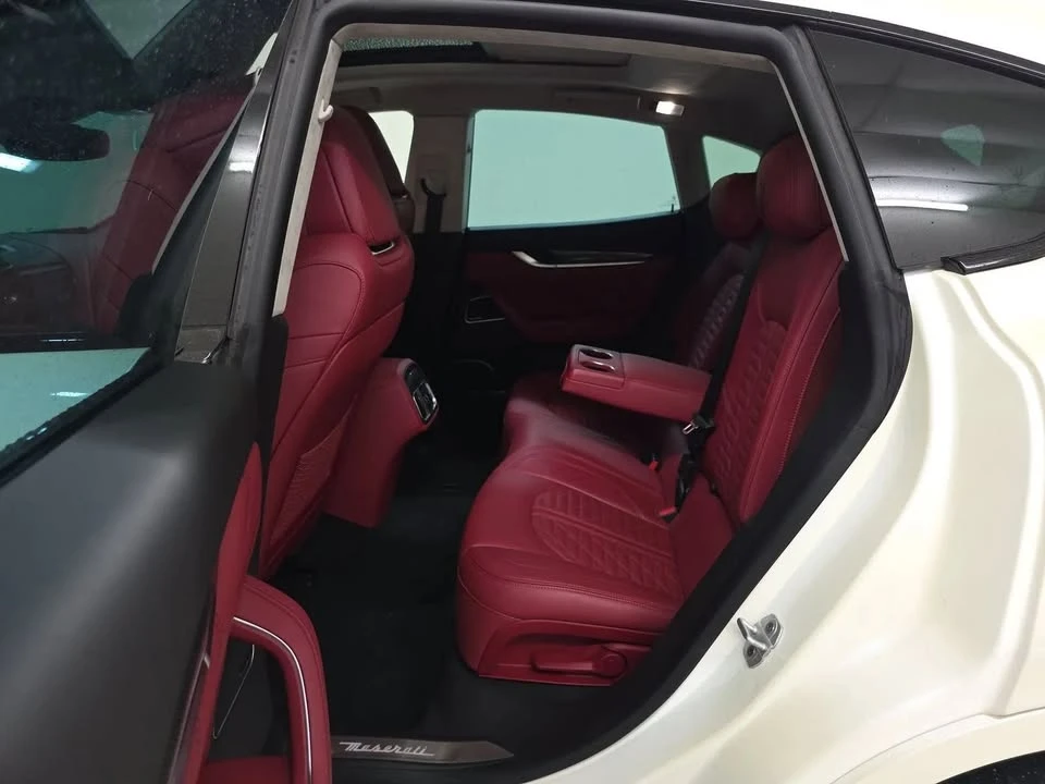 2023 Maserati Levante - Image 8 of 17