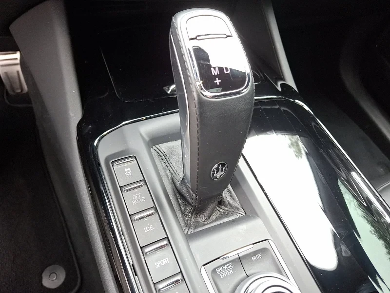 2023 Maserati Levante - Image 12 of 12