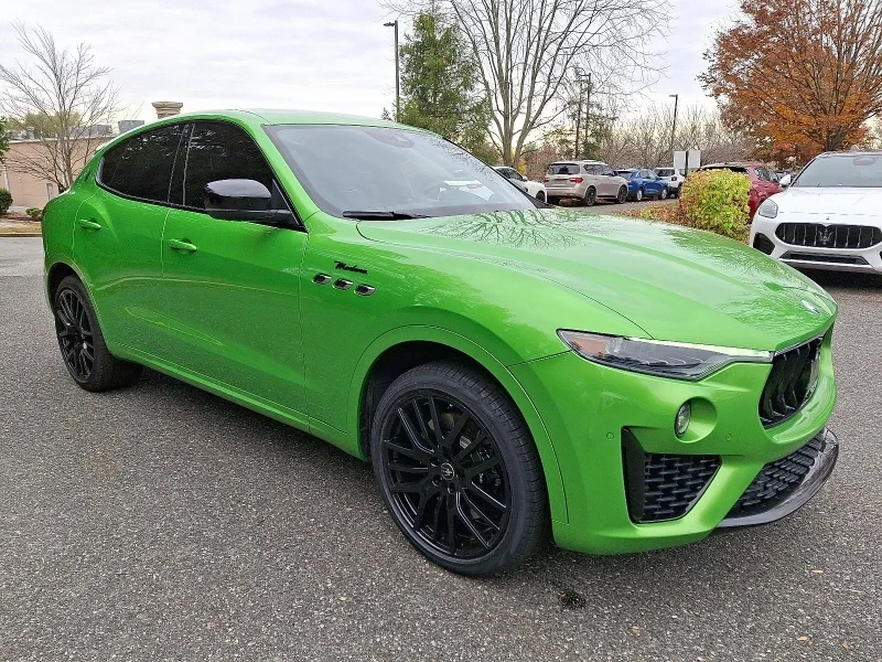 2023 Maserati Levante - Image 3 of 12