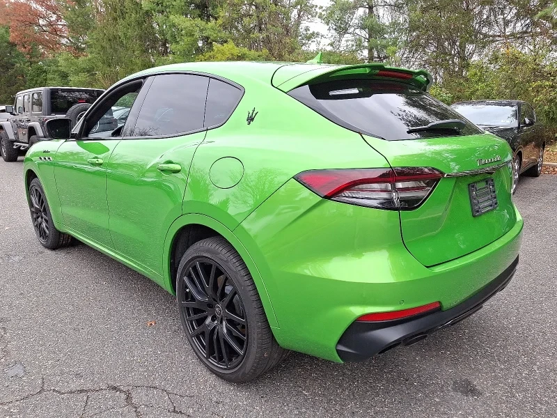2023 Maserati Levante - Image 6 of 12