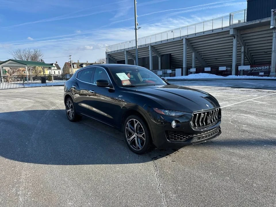 2023 Maserati Levante - Image 5 of 20