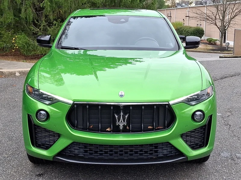 2023 Maserati Levante - Image 2 of 12